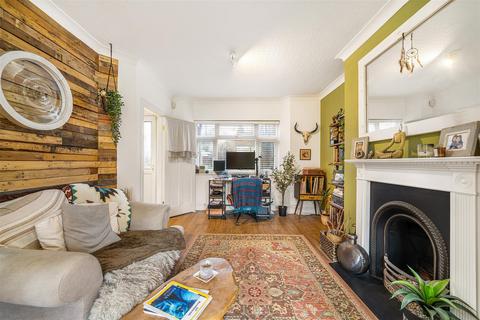 15 Biggin Way, London, SE19 3XE
