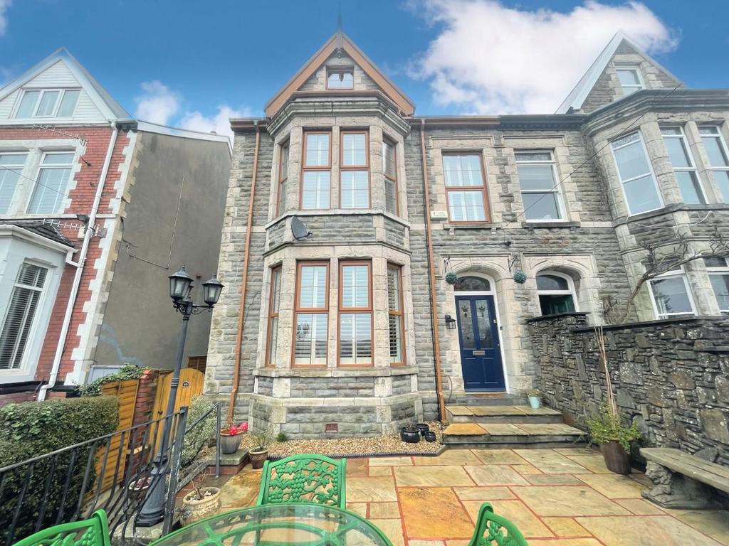 Pentyla Baglan Road, Baglan, Port Talbot 5 bed semidetached house £