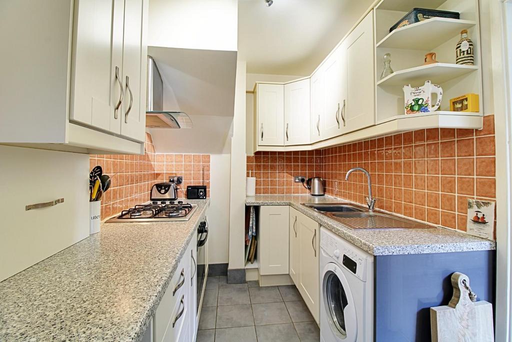 Kitchen (2).jpg