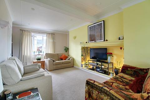 8 Manor Crescent, Pool In Wharfedale, Otley, LS21 1ND