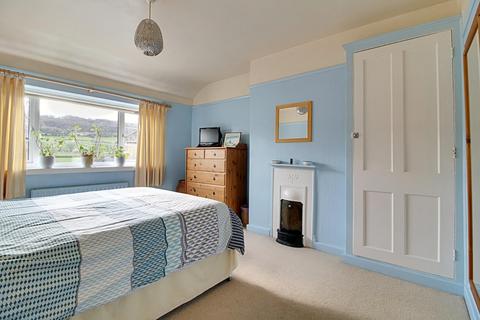 8 Manor Crescent, Pool In Wharfedale, Otley, LS21 1ND