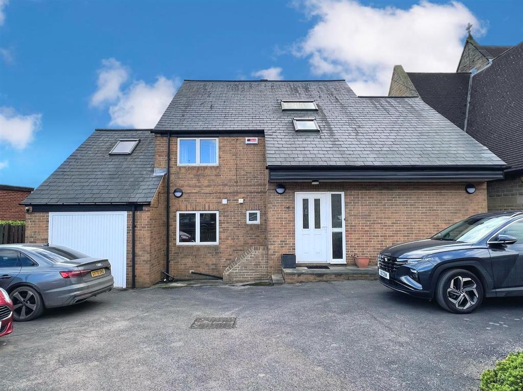 Sheffield Road, Hackenthorpe, Sheffield 4 bed detached house £900 pcm