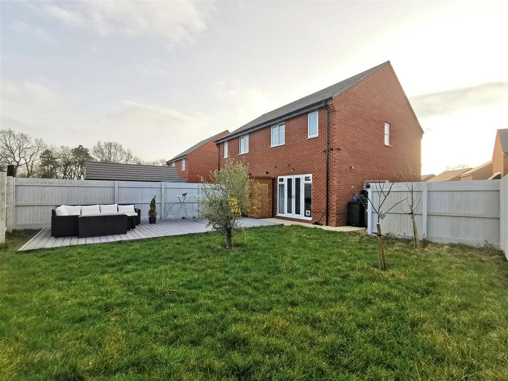 Archer Drive, Mickleover, Derby 3 bed semidetached house for sale £