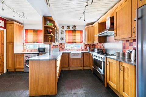 7 Kenilworth Road, Epsom, KT17 2NF