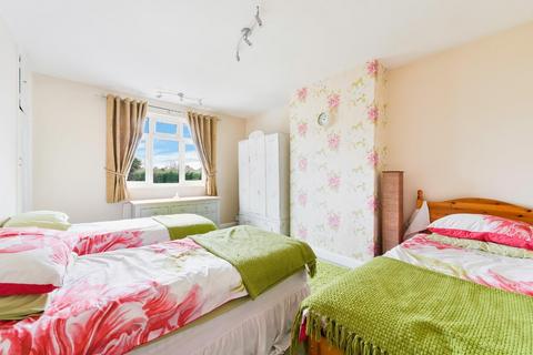 7 Kenilworth Road, Epsom, KT17 2NF