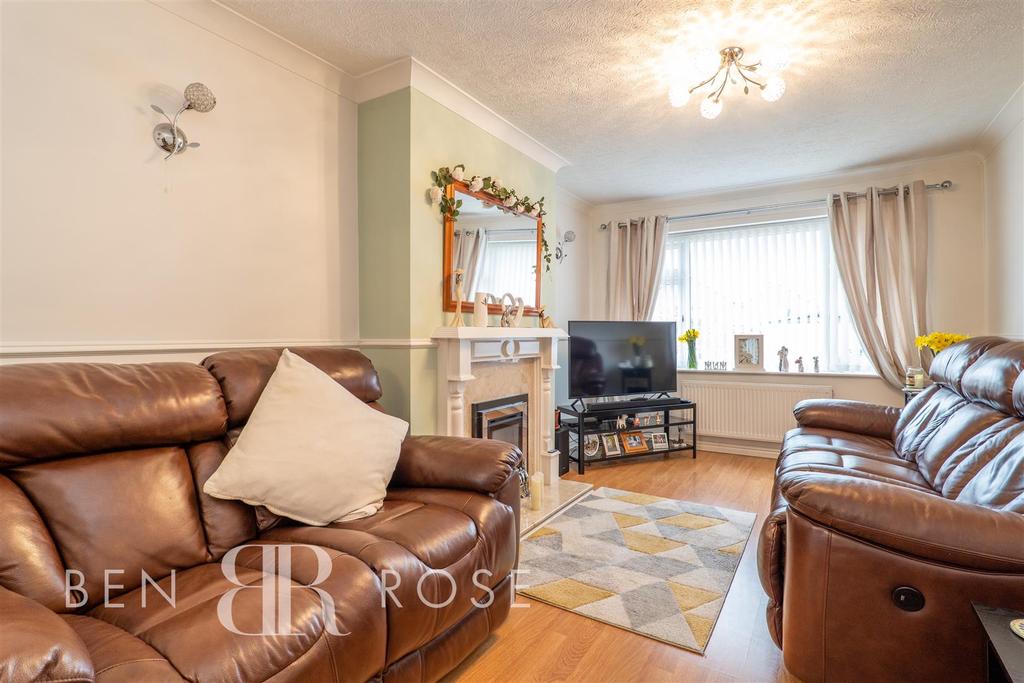 St. Davids Road, Leyland 4 bed semidetached bungalow £210,000