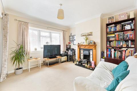 76 Lindsay Road, Worcester Park, KT4 8LE