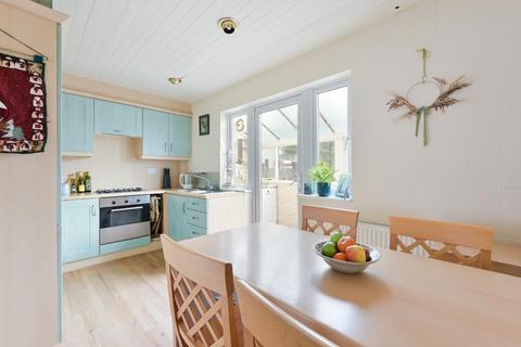 76 Lindsay Road, Worcester Park, KT4 8LE