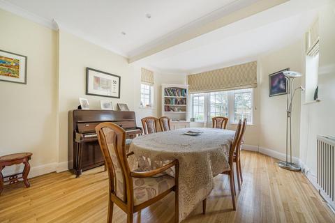54 West Hill Way, London, N20 8QS