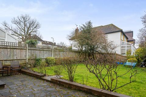 54 West Hill Way, London, N20 8QS