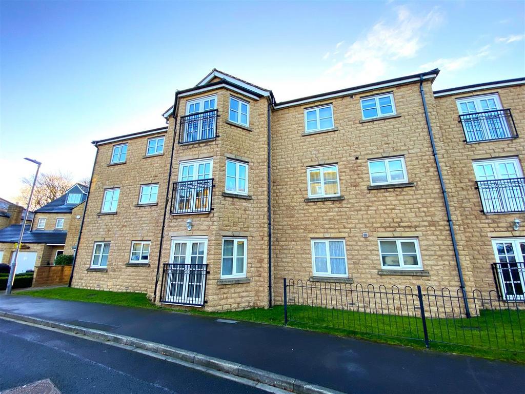 Almond Court, Northowram, Halifax 2 bed apartment £170,000