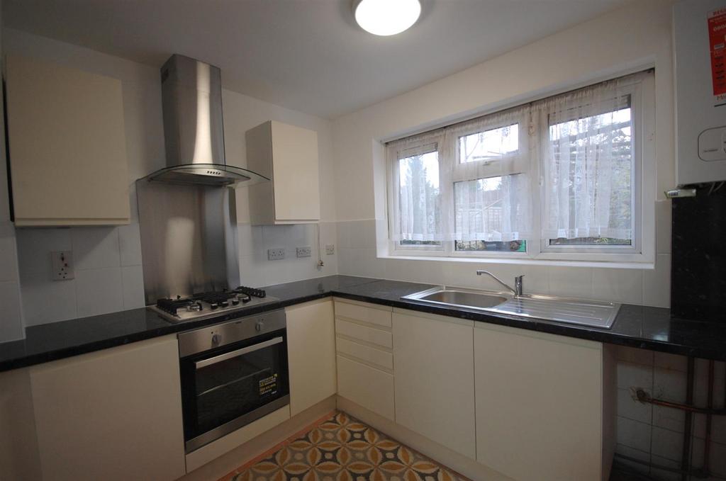 6 Glaisdale Gardens (1).JPG