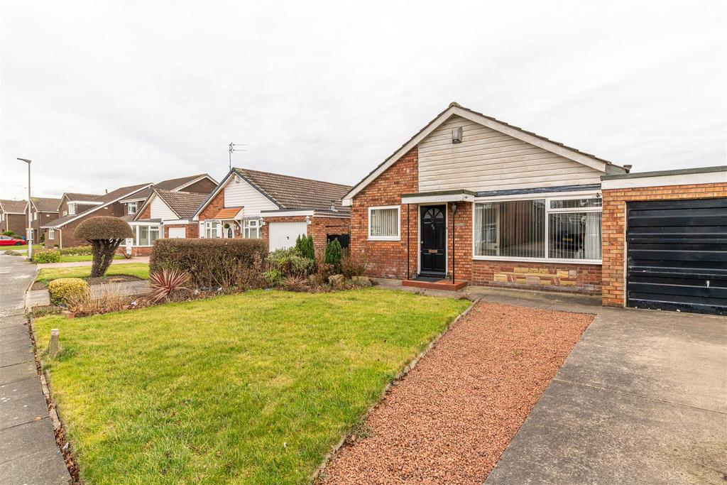 Albatross Way, Blyth, Northumberland 2 bed semidetached bungalow £