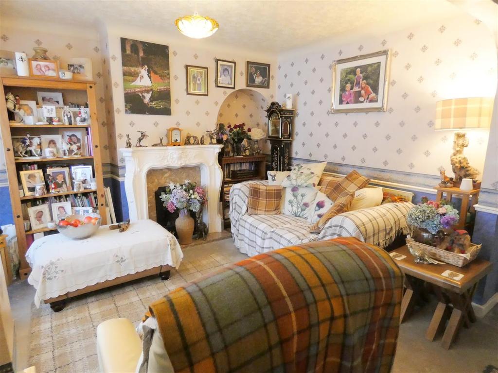 Rowdale Road, Great Barr, Birmingham 3 bed semidetached house £210,000