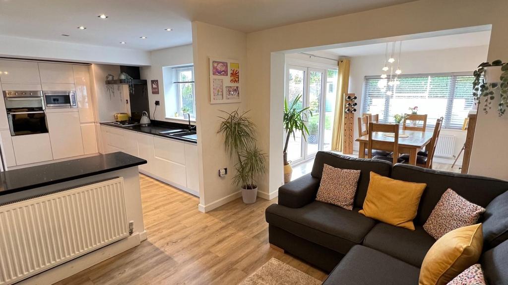 Rowallan Road, Four Oaks 4 bed detached house £529,950