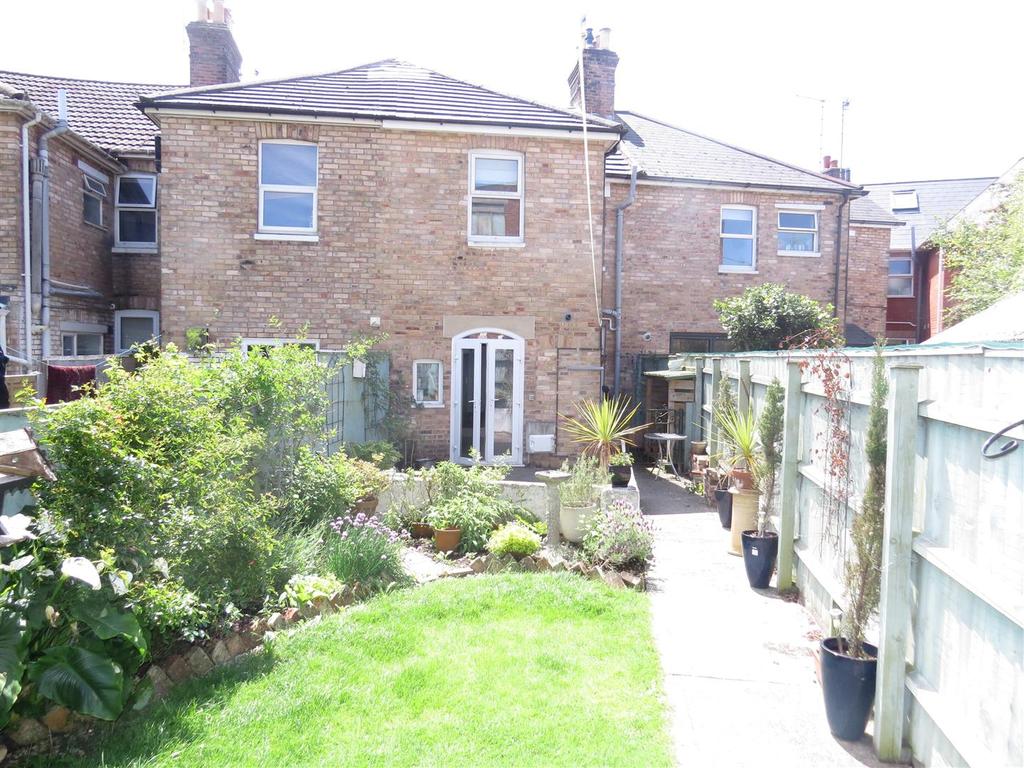 Pottery Road, Poole 3 bed terraced house £1,495 pcm (£345 pw)