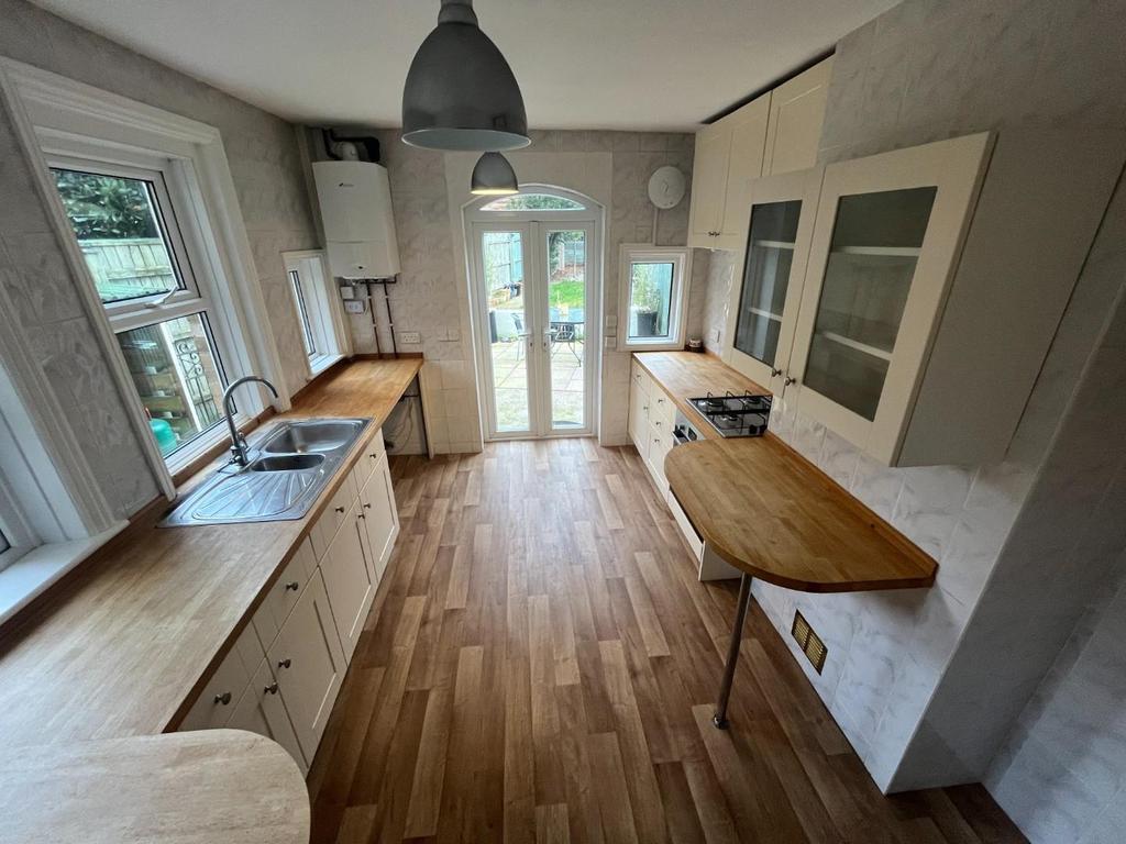 Pottery Road, Poole 3 bed terraced house £1,495 pcm (£345 pw)