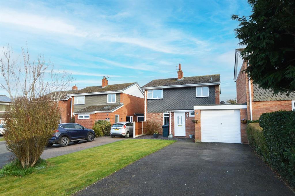 The Oval, Bicton, Shrewsbury 3 bed detached house for sale £330,000