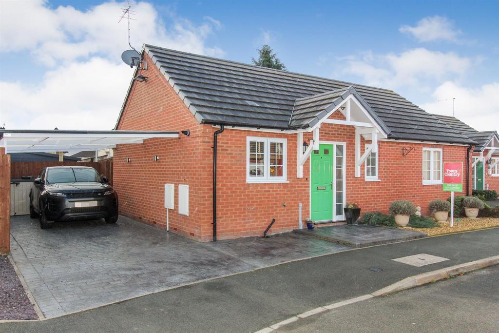 Lawford Gardens, Gobowen, Oswestry 2 bed detached bungalow for sale £