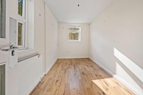 205 Homerton High Street, London, E9 6BB
