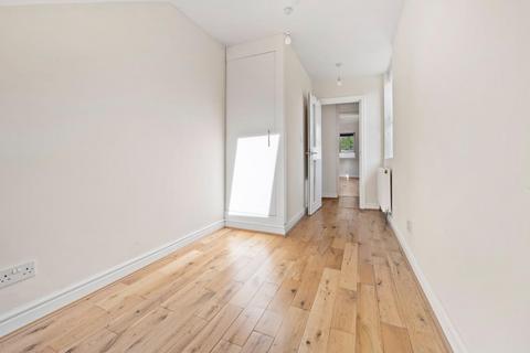 205 Homerton High Street, London, E9 6BB