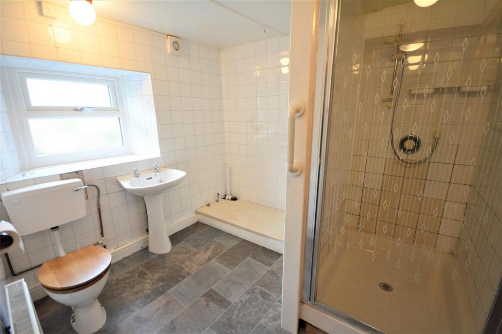 Utility/Shower Room