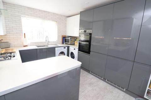 6 Birkdale, Yate, Bristol, BS37 4EX