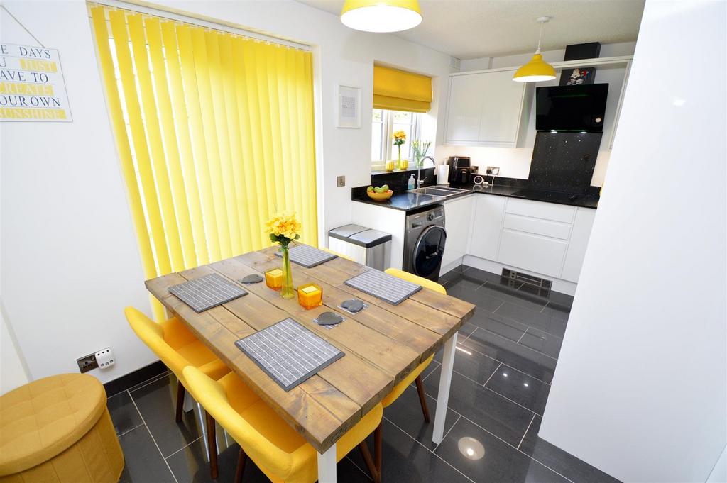 Haskell Close, Thorpe Astley 3 bed semidetached house £260,000