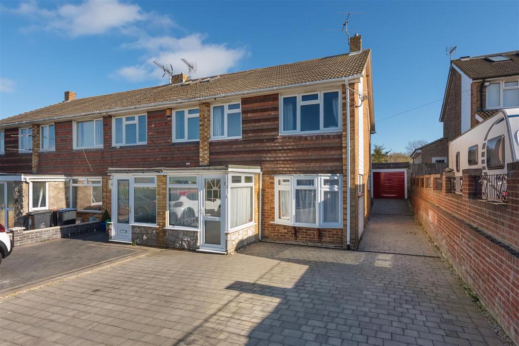 Golden Hill, Whitstable 3 bed end of terrace house £365,000
