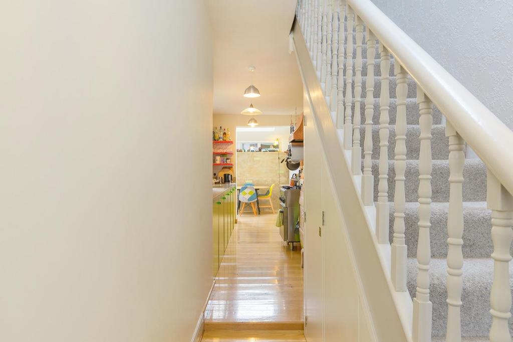 TEERTSNIAMLAB92 - Hallway C.jpg