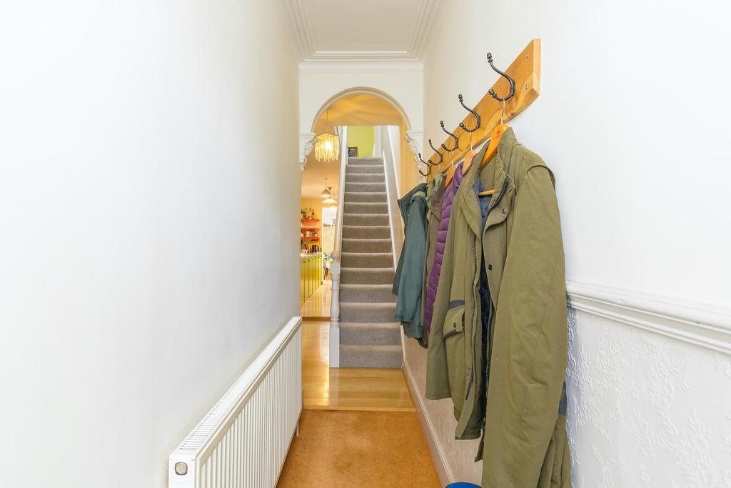 TEERTSNIAMLAB92 - Hallway B.jpg