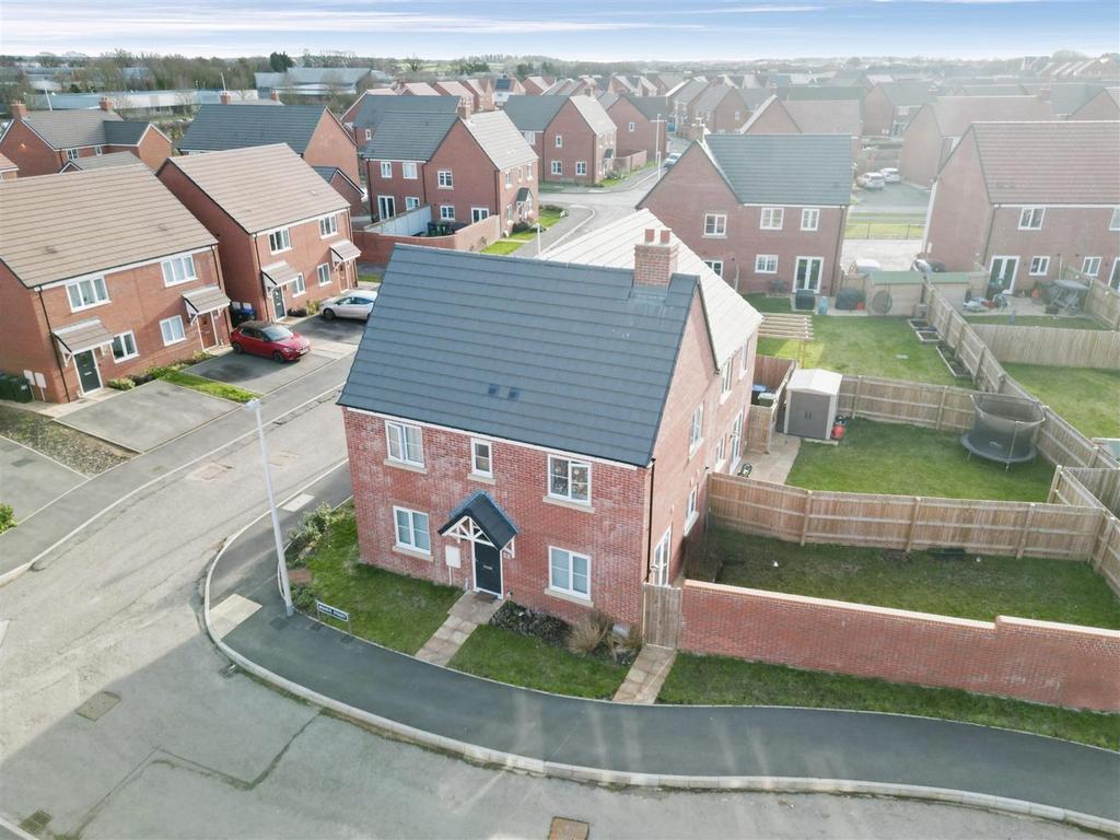 Beehive Street, Leamington Spa 3 bed semidetached house £385,000