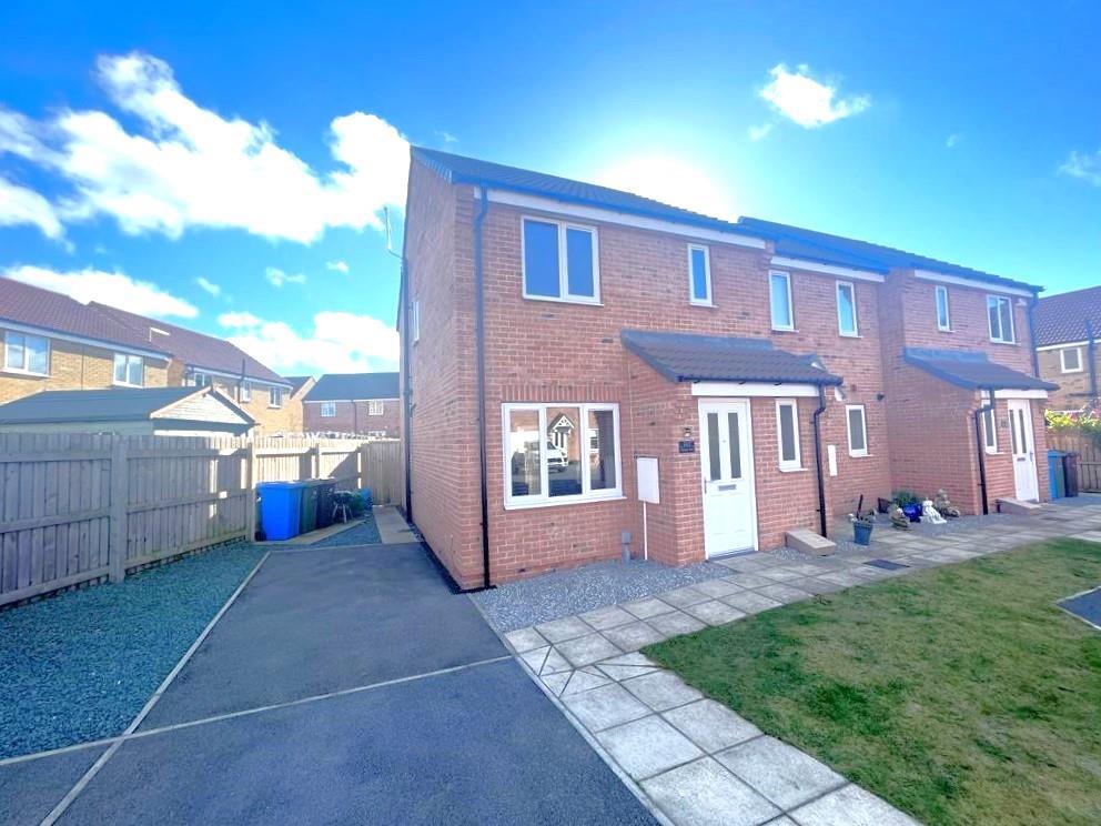 Ashcourt Drive, Hornsea 3 bed end of terrace house for sale £189,950
