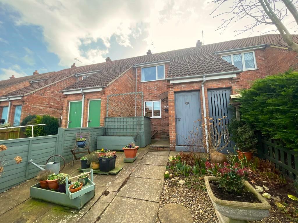 Carlton Lane, Aldbrough, Hull 2 bed terraced house for sale £142,000