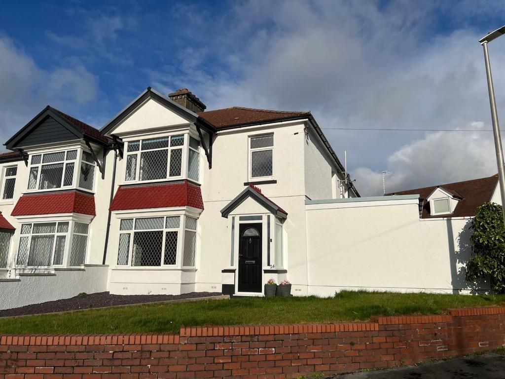 Roland Avenue, Llanelli 4 bed semidetached house £450,000