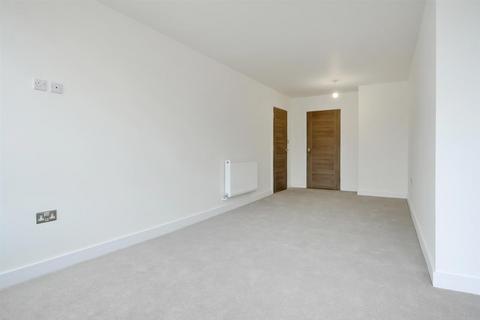 2 bedroom flat for sale, Southgate, Chichester