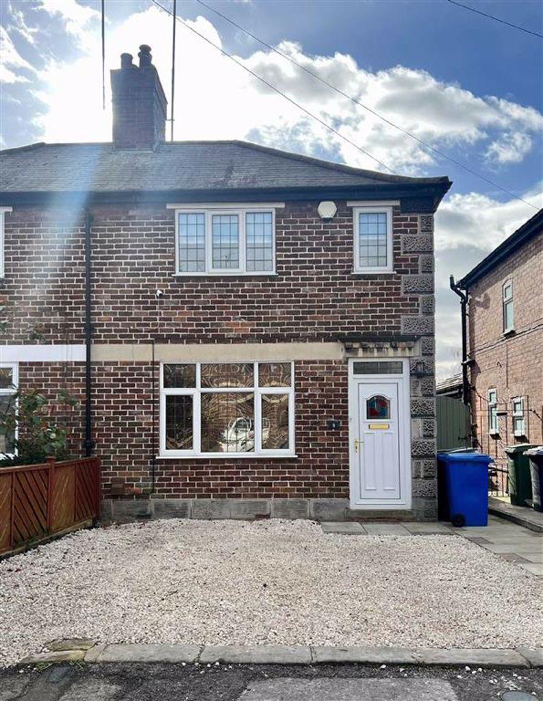 Mayfield Road, Brampton, Chesterfield, S40 2 bed semidetached house to