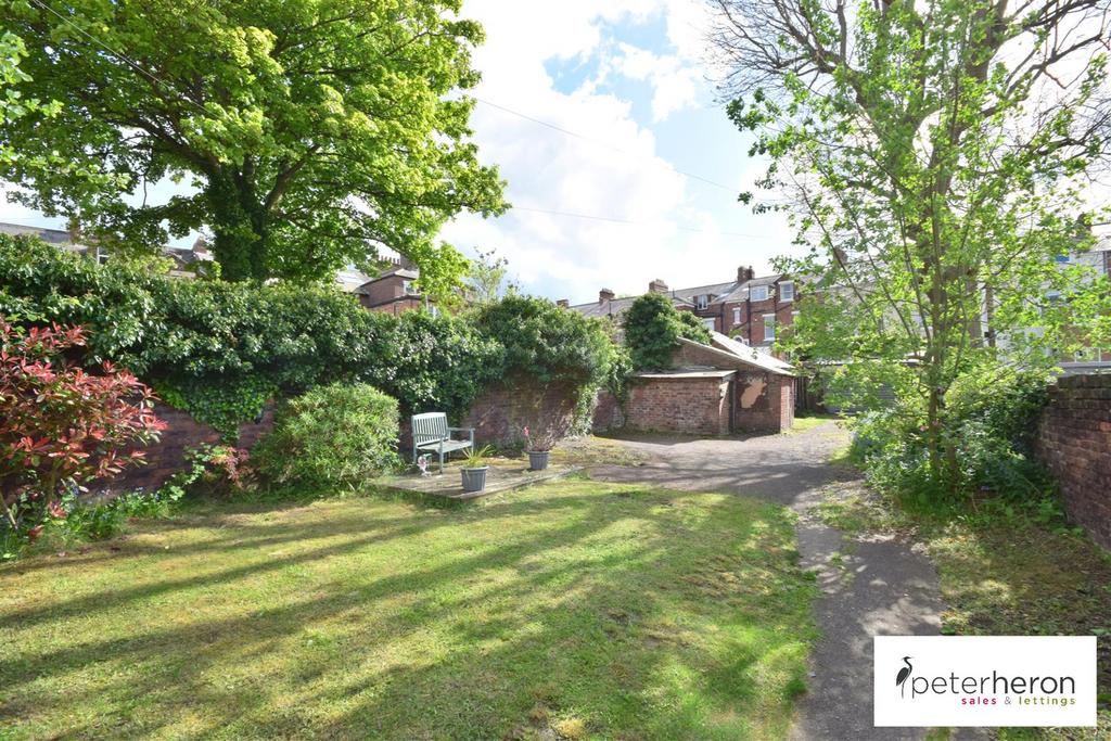 Esplanade West, Ashbrooke, Sunderland 7 bed townhouse £365,000