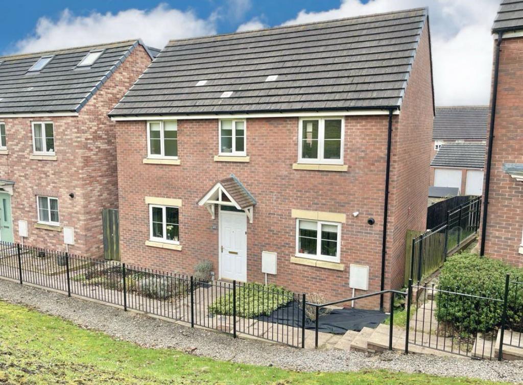 Meadow Rise, Lydney, GL15 5FJ 3 bed detached house for sale £290,000