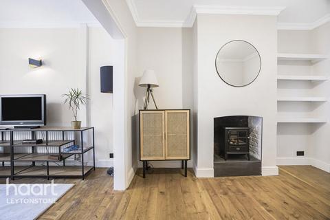5 Thorne Close, London, E11 4HU