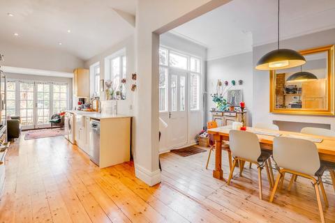 26 Copthall Gardens, Twickenham, TW1 4HJ