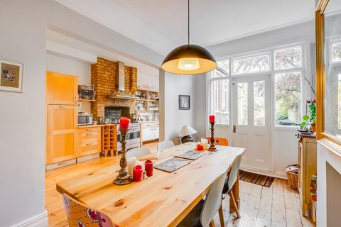26 Copthall Gardens, Twickenham, TW1 4HJ