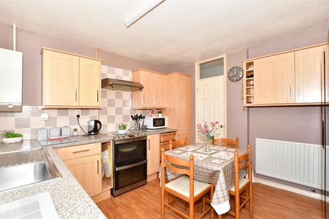 18 Brogden Crescent, Leeds, Maidstone, ME17 1RA