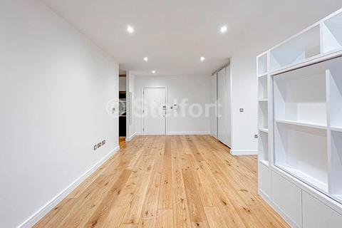 Studio to rent, Central House,  Lampton Road, Hounslow TW3