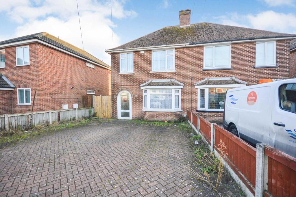 Manston Road, Ramsgate 3 bed semidetached house for sale £325,000