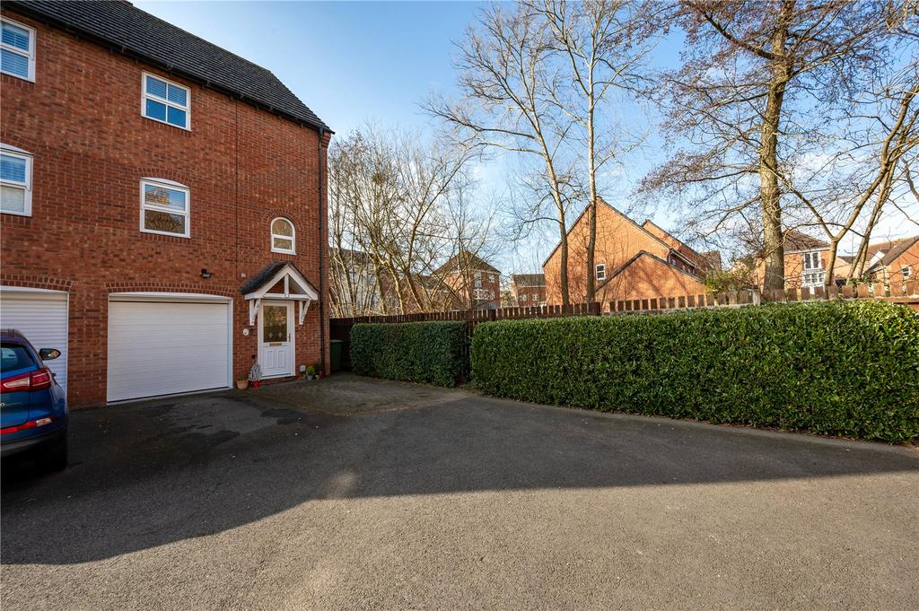 Rosedale Close Brockhill, Redditch, Worcestershire, B97 3 bed semi