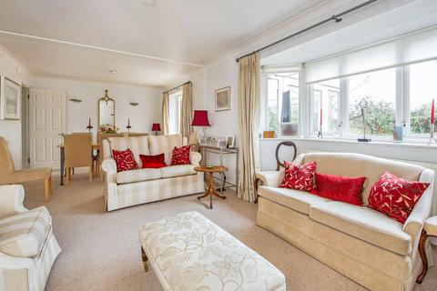 2 Chivenor Grove, Kingston Upon Thames, KT2 5GE