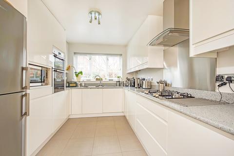 2 Chivenor Grove, Kingston Upon Thames, KT2 5GE