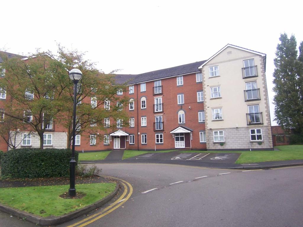St Davids Court, Sherbourne Street... 3 bed flat £1,050 pcm (£242 pw)