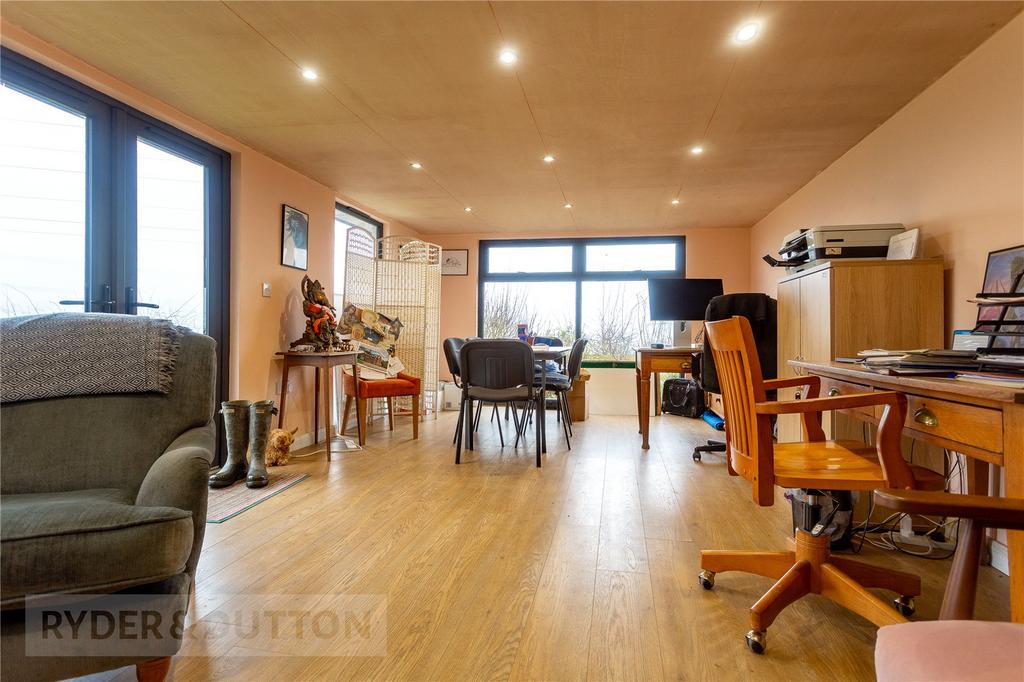 Detached Home Office